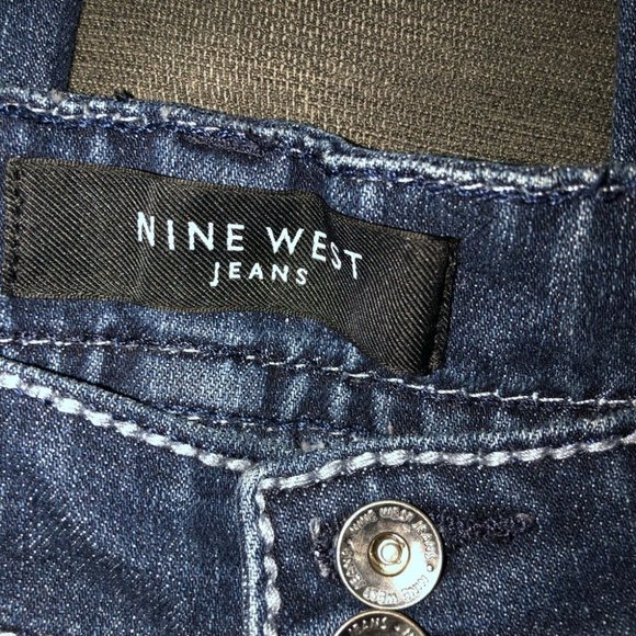 Blue Jeans - Picture 4 of 4